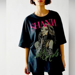 Oversized Shania Tee